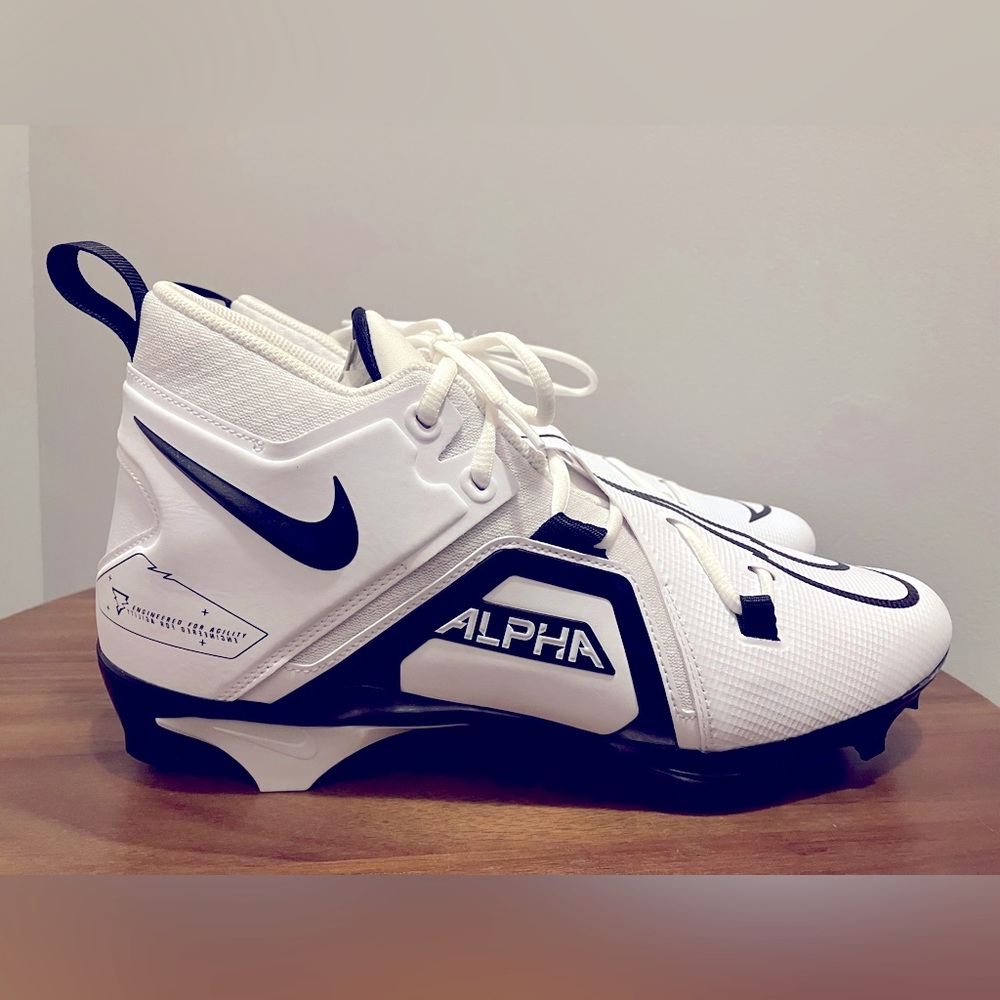 Nike mens Alpha Menace Pro 3 Football Cleat us size 13 white and black NEW